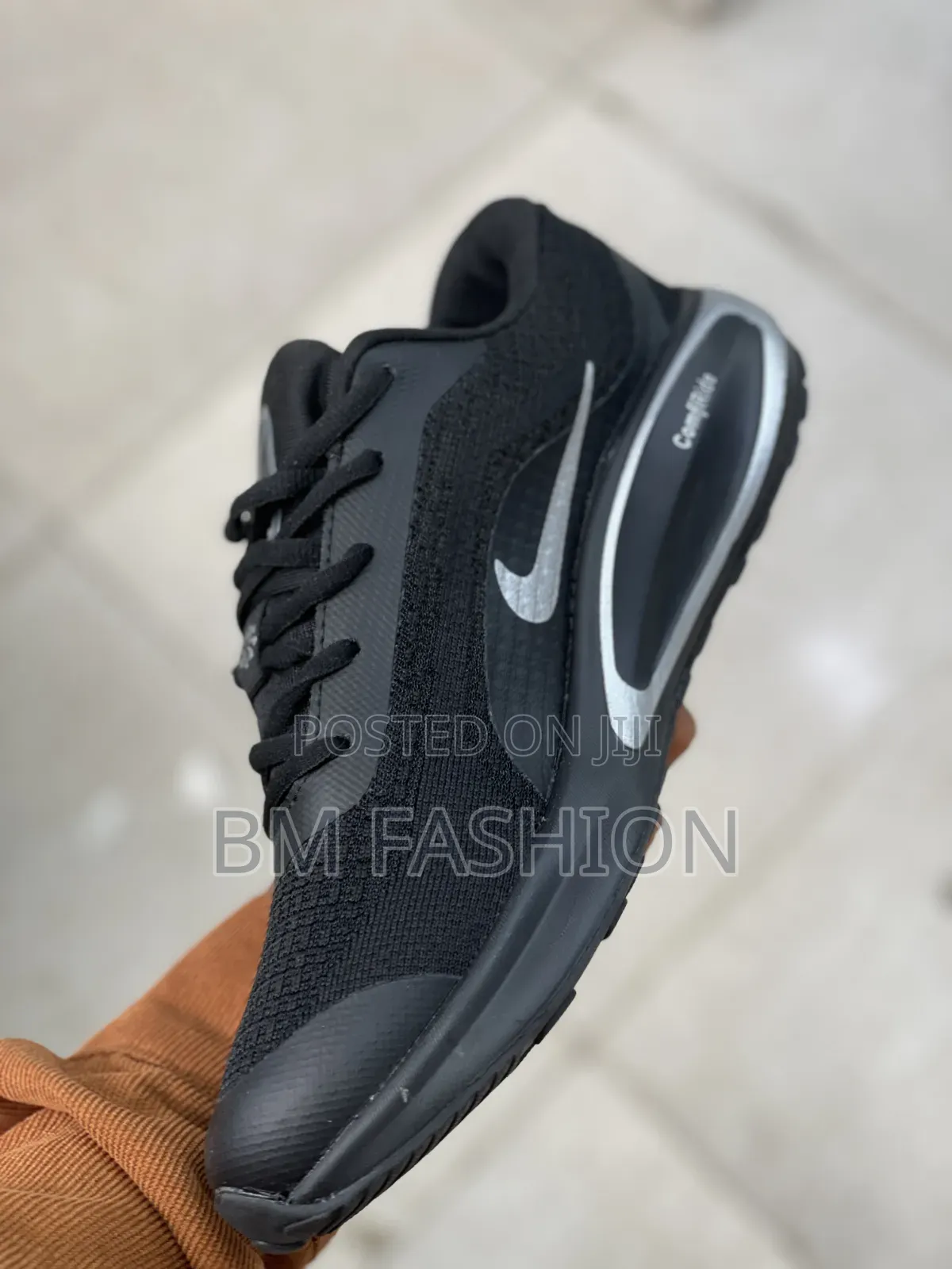 Nike Trainer: Silver Streak