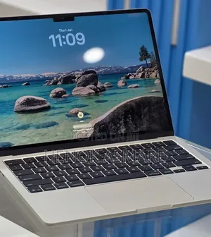 New Laptop Apple MacBook Air 2025 M4 13-inch 16GB Apple M4 SSD 256GB