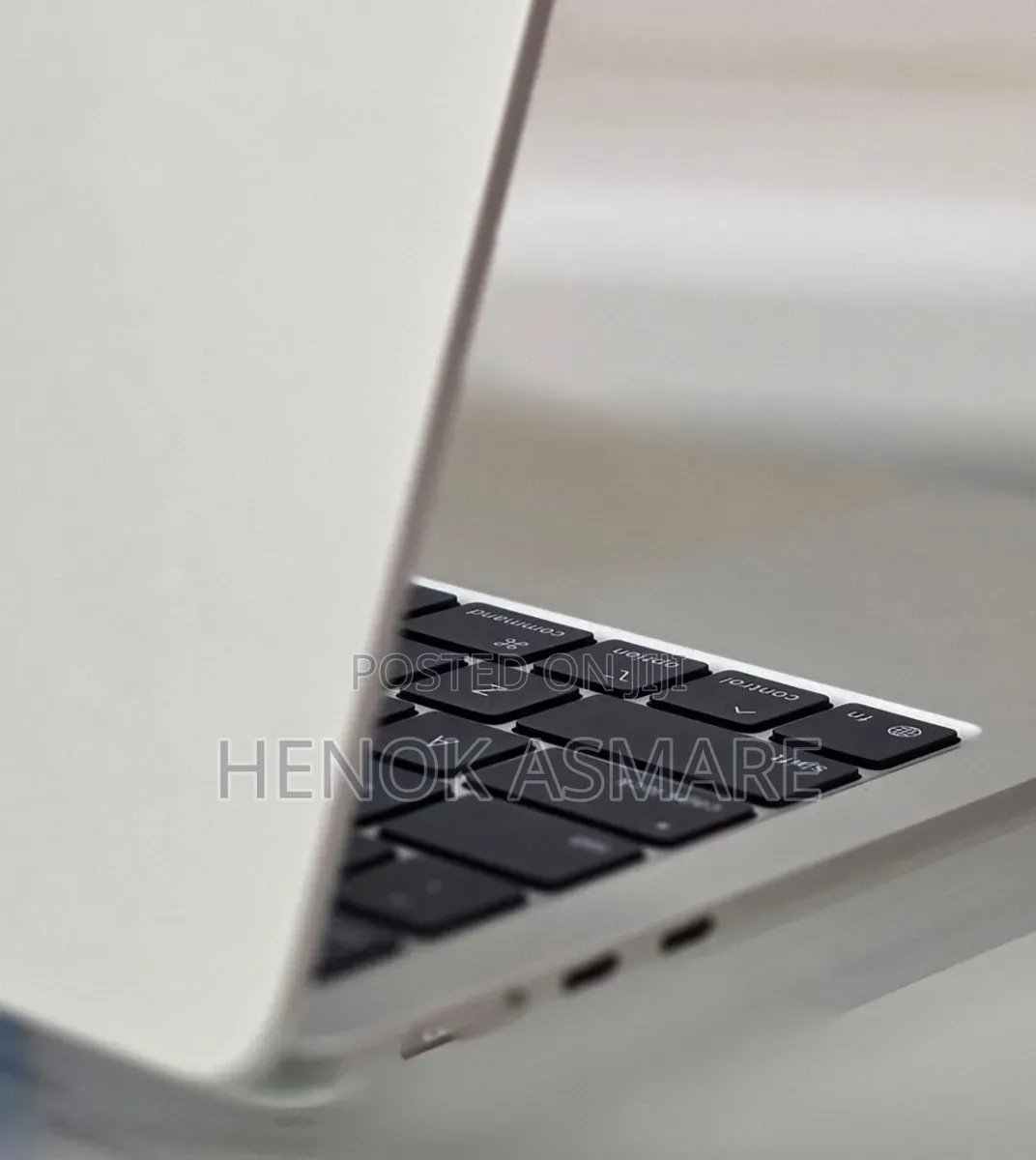 New Laptop Apple MacBook Air 2025 M4 13-inch 16GB Apple M4 SSD 256GB