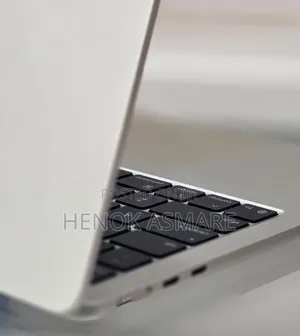 New Laptop Apple MacBook Air 2025 M4 13-inch 16GB Apple M4 SSD 256GB