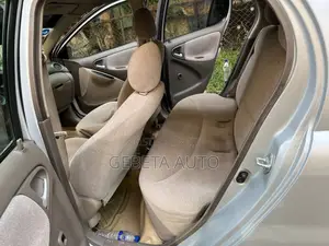 Toyota Platz 2003