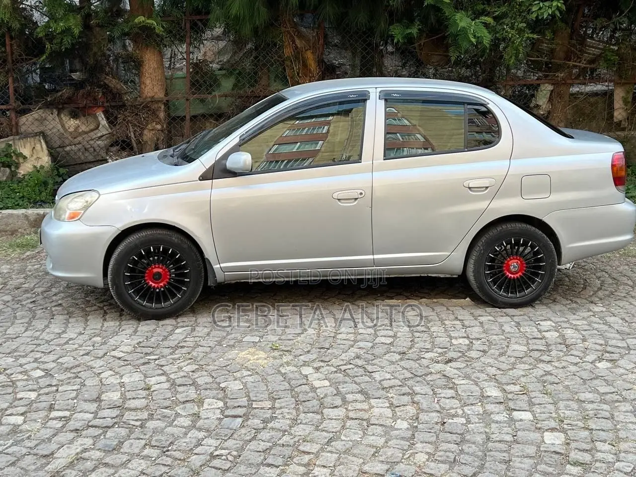 Toyota Platz 2003