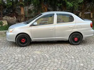 Toyota Platz 2003