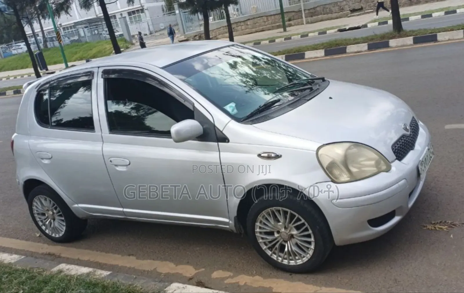Toyota Vitz 2003 Silver