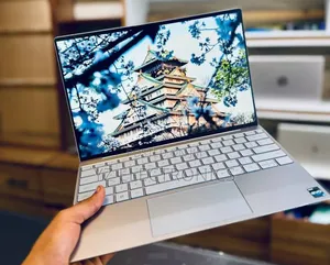 New Laptop Dell XPS 13 8GB Intel Core i5 SSD 256GB