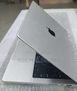 New Laptop Apple MacBook Pro M1 16GB Apple M1 Pro SSD 512GB