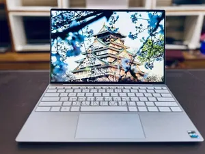 New Laptop Dell XPS 13 8GB Intel Core i5 SSD 256GB