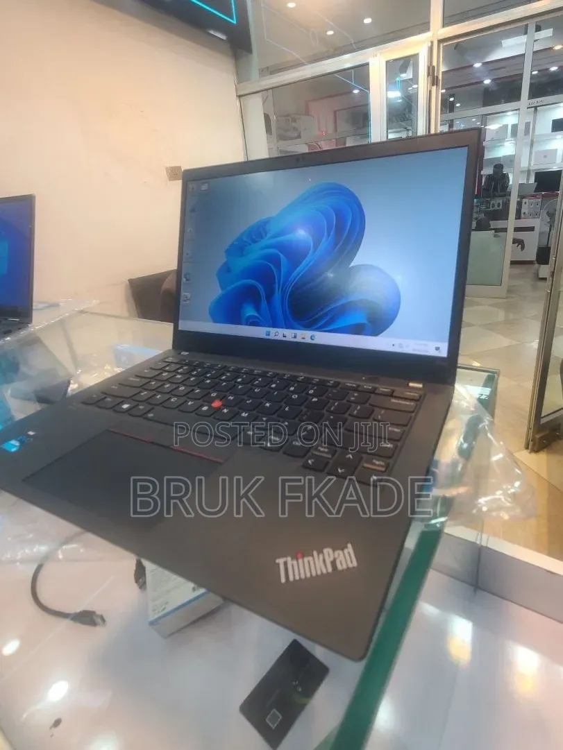 New Laptop Lenovo ThinkPad T14s Gen 2 16GB Intel Core i5 SSD 512GB