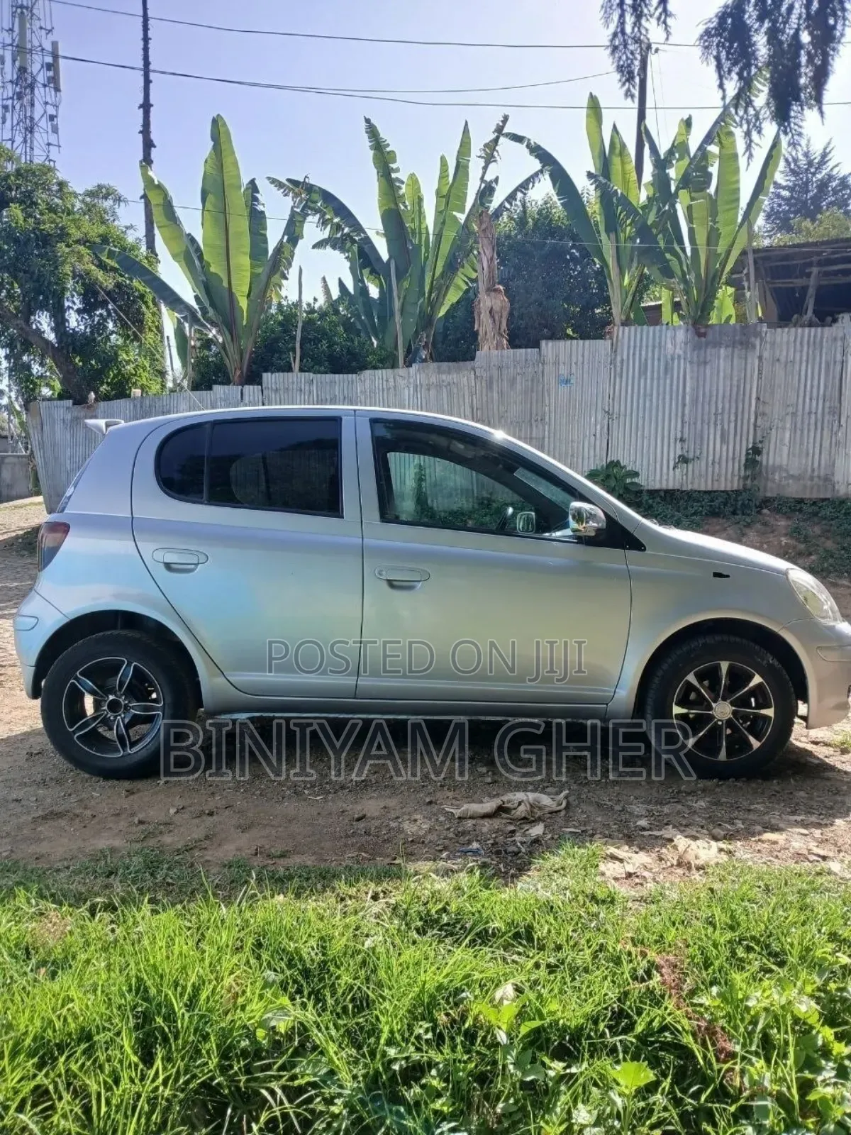 Toyota Vitz 2004 Silver