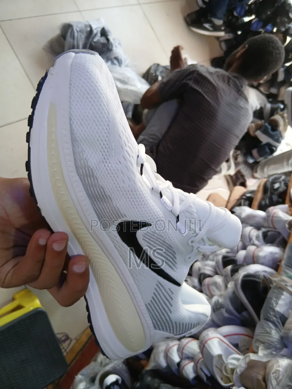 Original Nike Vomero 18