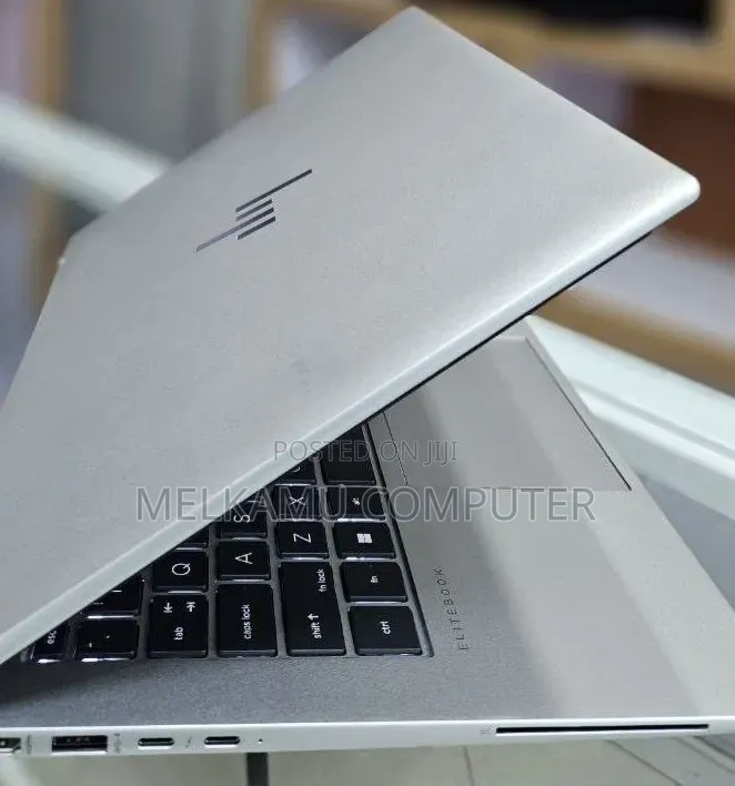 New Laptop HP EliteBook 840 G10 16GB Intel Core i5 SSD 512GB
