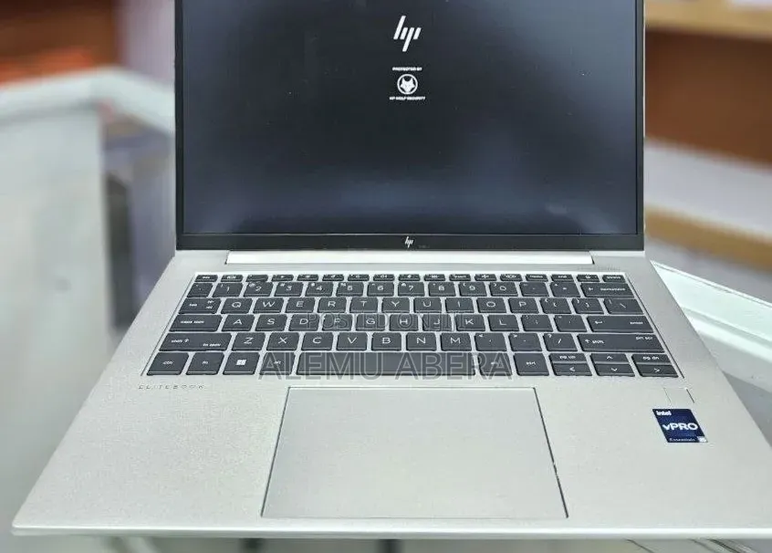 New Laptop HP EliteBook 840 G10 16GB Intel Core i5 SSD 512GB