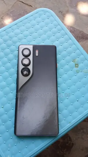 Tecno Camon 40 256 GB Silver