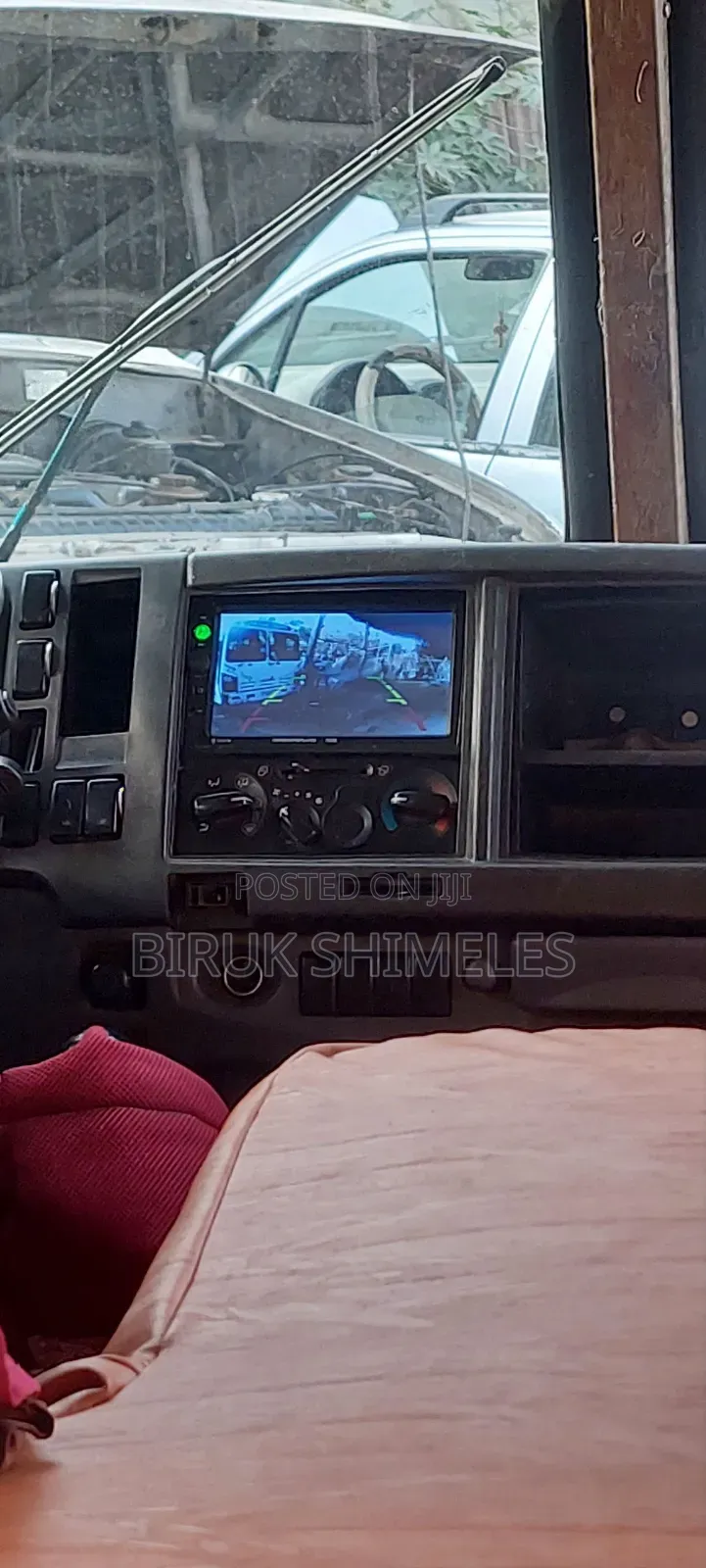 Isuzu Executive Bus 2014 White