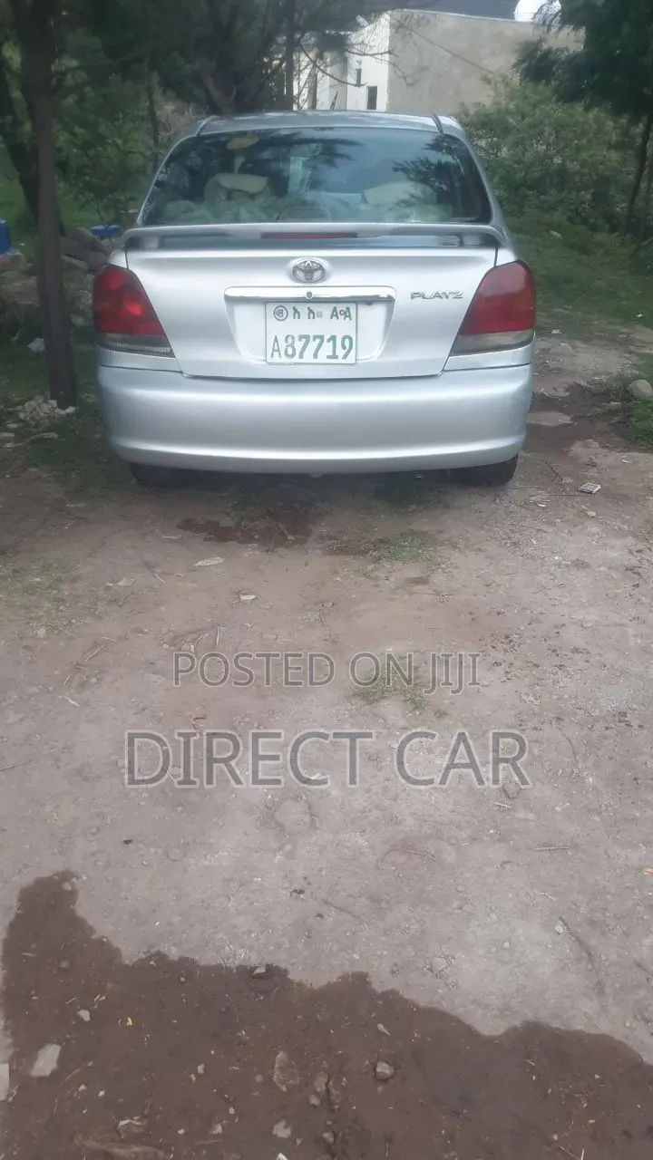 Toyota Platz 2005 Silver