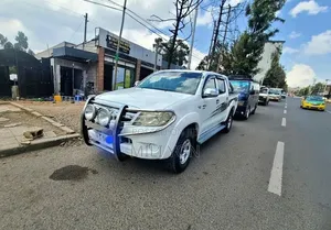 Toyota Hilux 2006 White