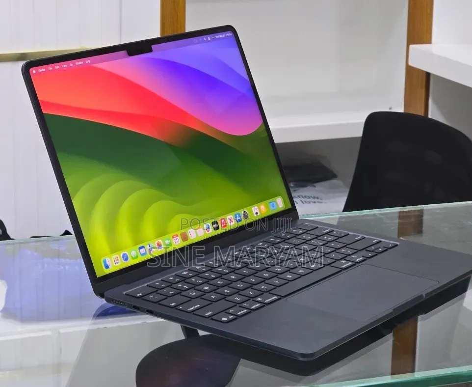 New Laptop Apple MacBook Pro 2024 M4 14-inch 16GB Apple M4 SSD 256GB