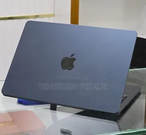 New Apple MacBook Air 2025 M4 13-inch 16GB Apple M4 Max SSD 256GB
