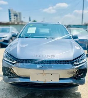 New BYD E2 43 kWh 94 hp FWD 2025 Silver