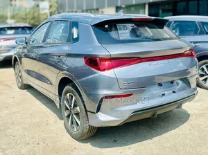 New BYD E2 43 kWh 94 hp FWD 2025 Silver