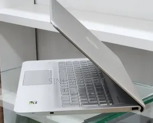 New Laptop HP Envy 15 8GB Intel Core i5 HDD+SSD 1.5T