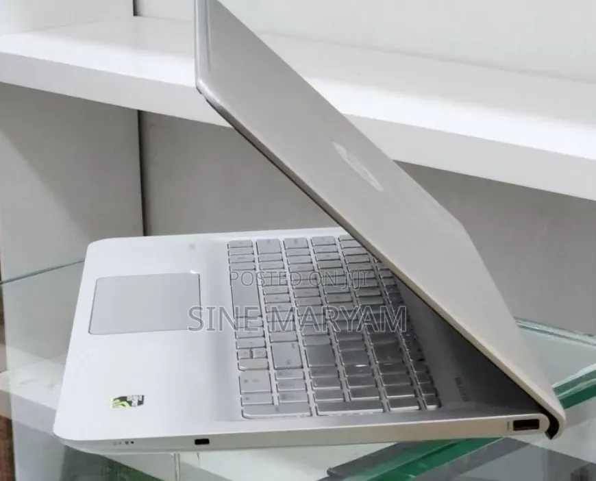 New Laptop HP Envy 15 8GB Intel Core i5 HDD+SSD 1.5T