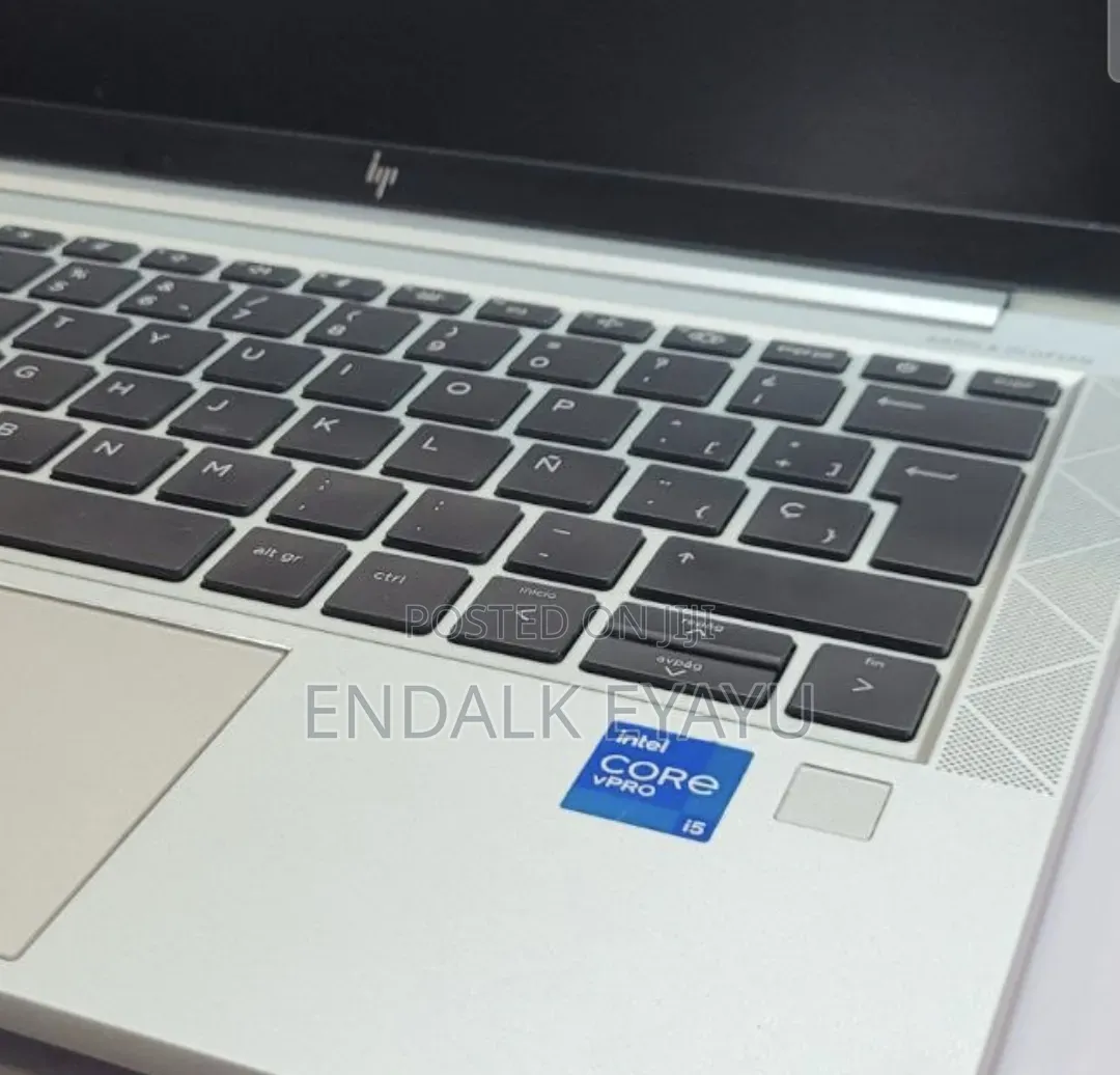 New Laptop HP EliteBook 830 G8 16GB Intel Core i5 SSD 512GB
