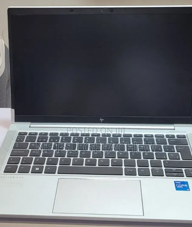 New Laptop HP EliteBook 830 G8 16GB Intel Core i5 SSD 512GB