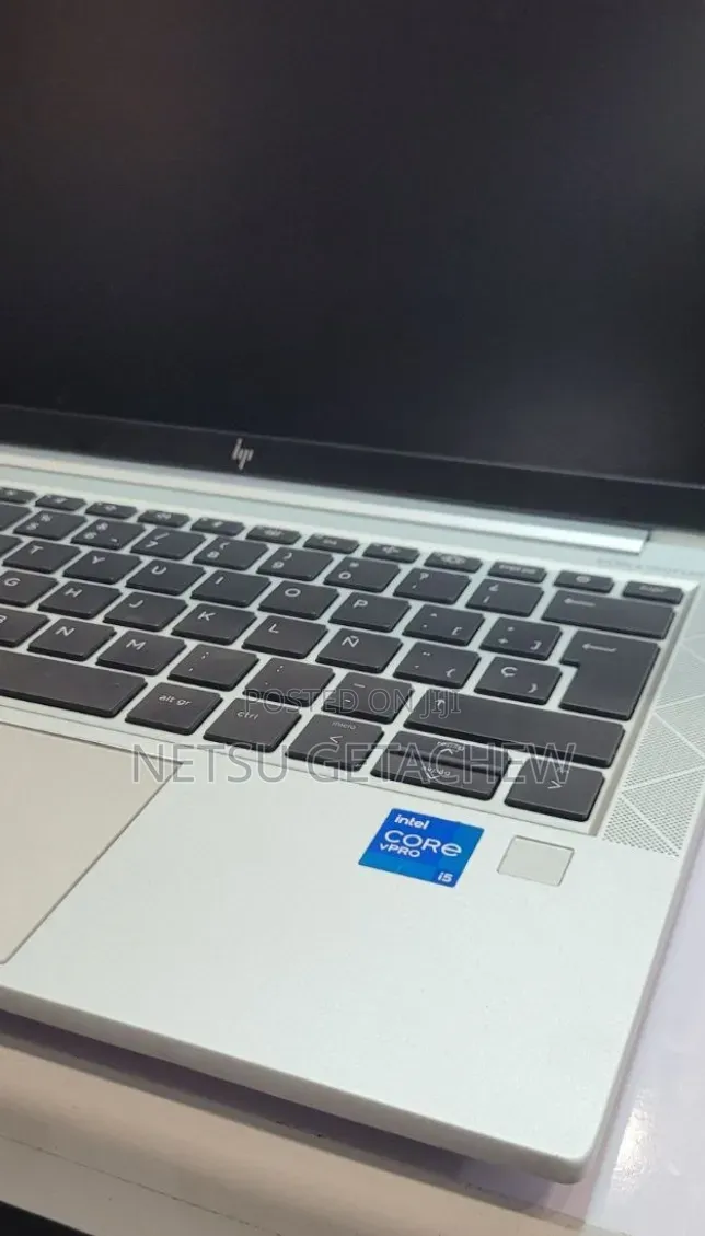 New Laptop HP EliteBook 830 G8 16GB Intel Core i5 SSD 512GB