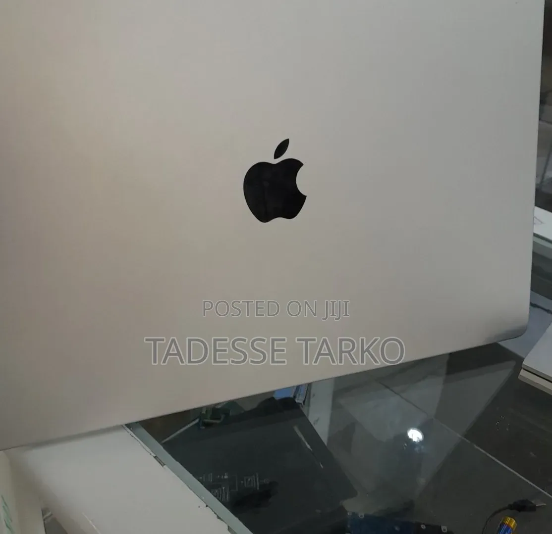 New Laptop Apple MacBook Pro M1 32GB Apple M1 Pro SSD 512GB