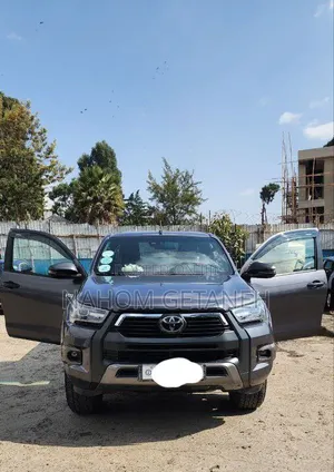 Toyota Hilux 2021 Gray