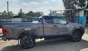 Toyota Hilux 2021 Gray