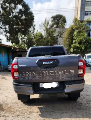 Toyota Hilux 2021 Gray