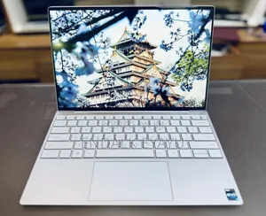 New Laptop Dell XPS 13 8GB Intel Core i5 SSD 256GB