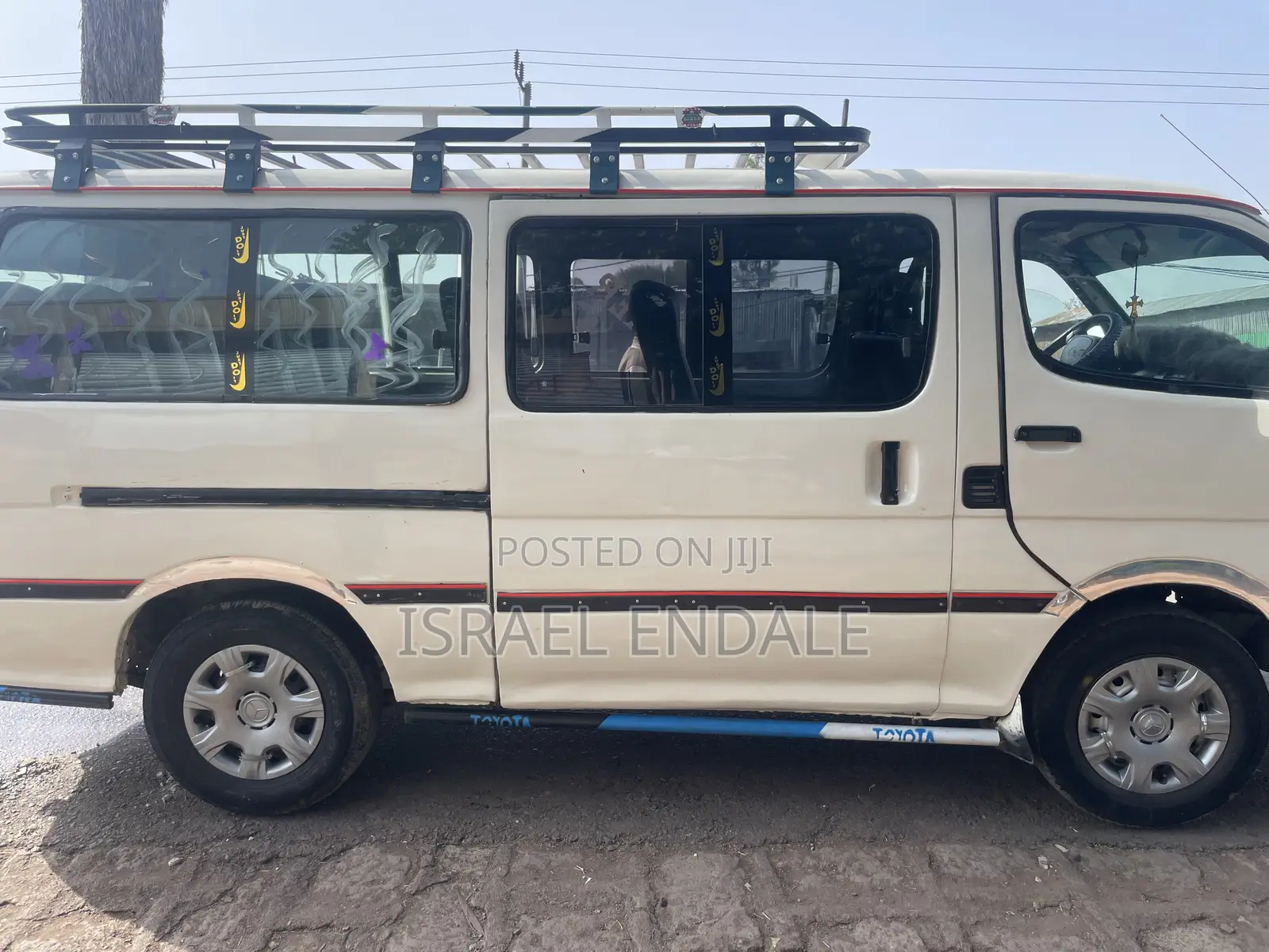 Toyota HiAce 2002 White