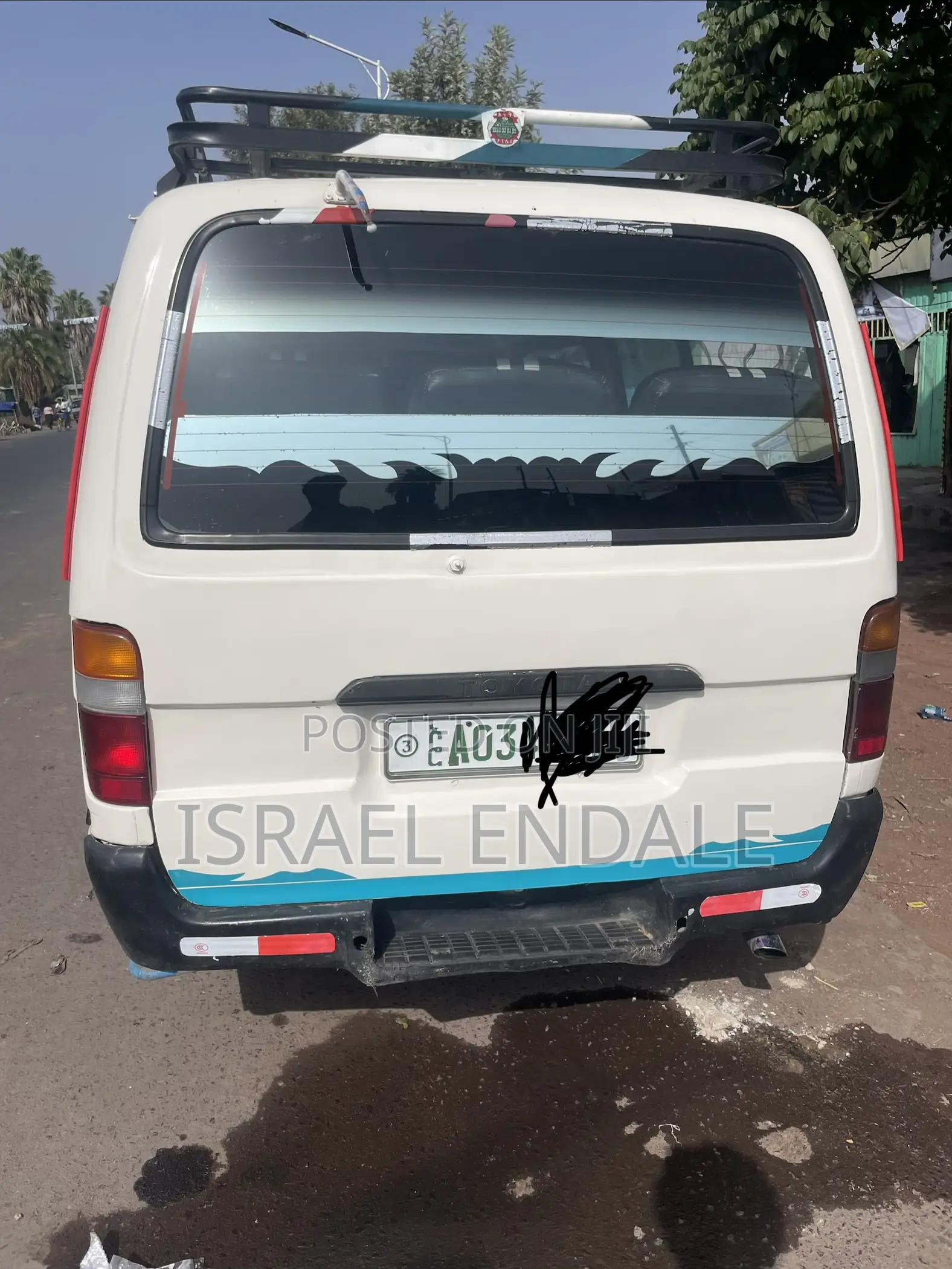 Toyota HiAce 2002 White