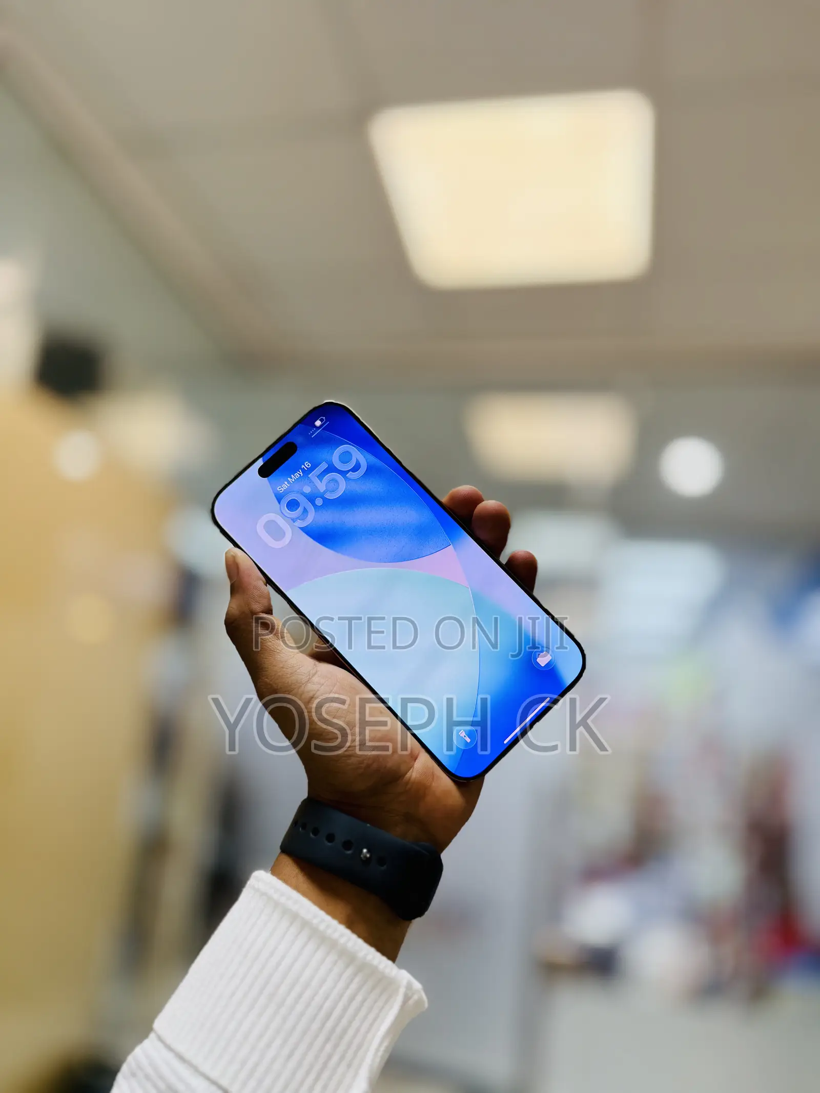 New Apple iPhone 16 Pro Max 256 GB Gold