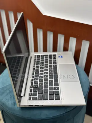 New Laptop HP EliteBook 830 G8 16GB Intel Core i5 SSD 512GB