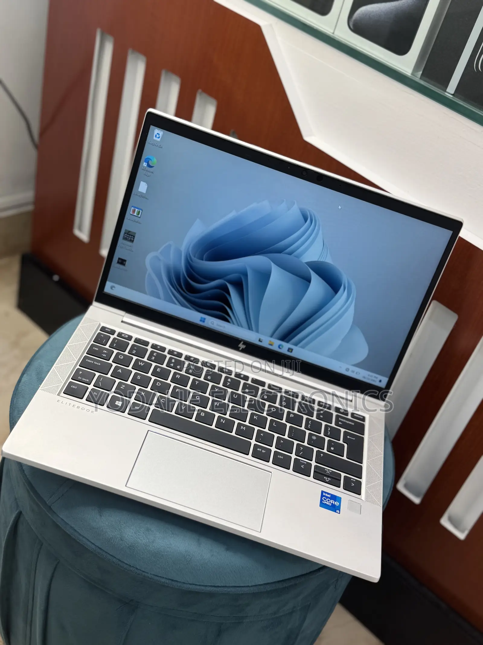 New Laptop HP EliteBook 830 G8 16GB Intel Core i5 SSD 512GB