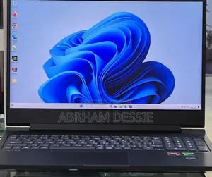 New Laptop HP Victus 15 16GB AMD Ryzen 7 SSD 1T
