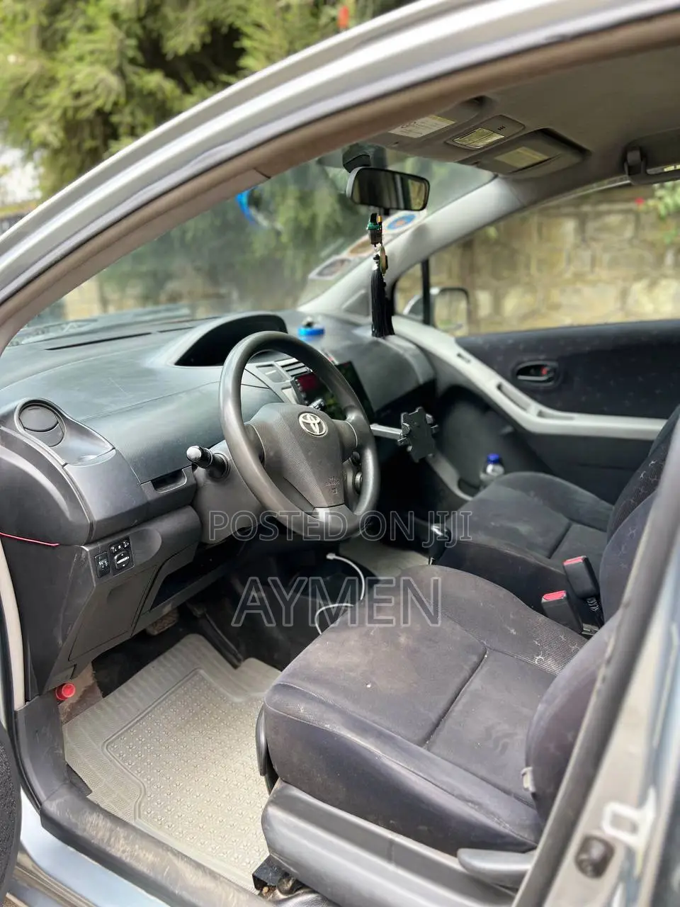 Toyota Yaris Base Hatchback 3dr 2010 Gray