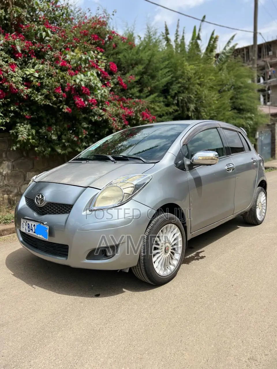 Toyota Yaris Base Hatchback 3dr 2010 Gray