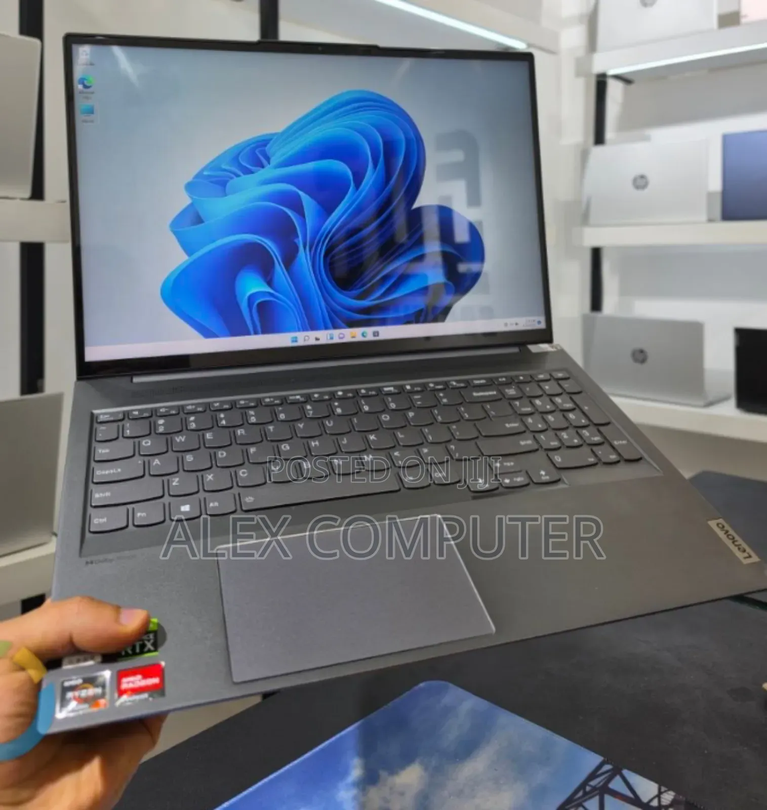 New Laptop Lenovo 16GB AMD Ryzen 7 SSD 512GB