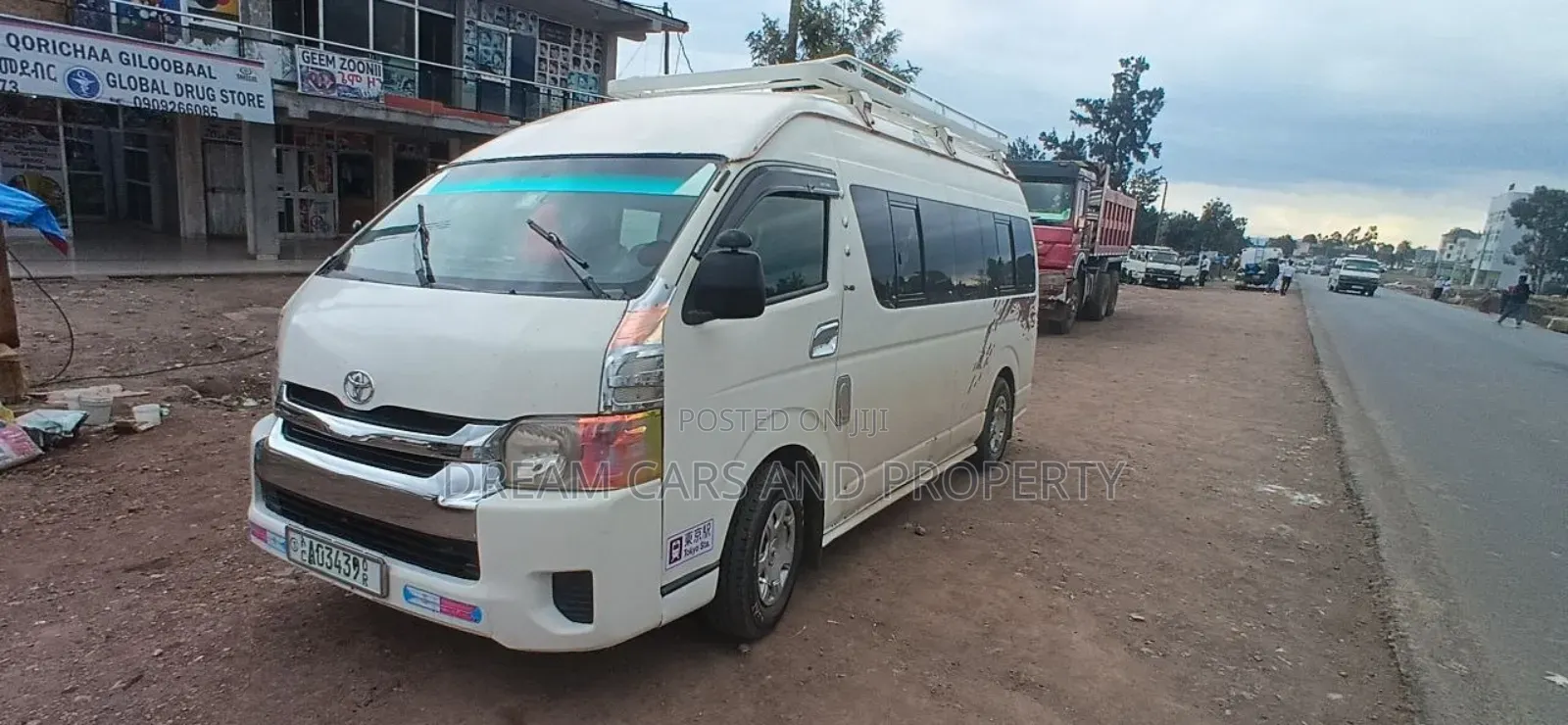 Toyota HiAce 2016 White