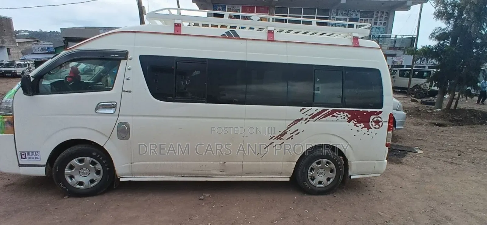 Toyota HiAce 2016 White