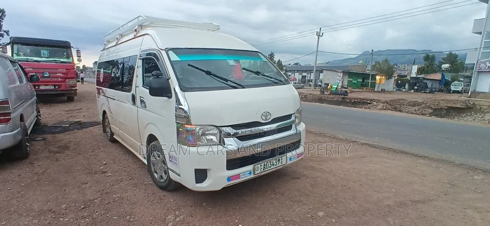 Toyota HiAce 2016 White