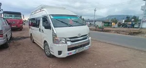 Toyota HiAce 2016 White
