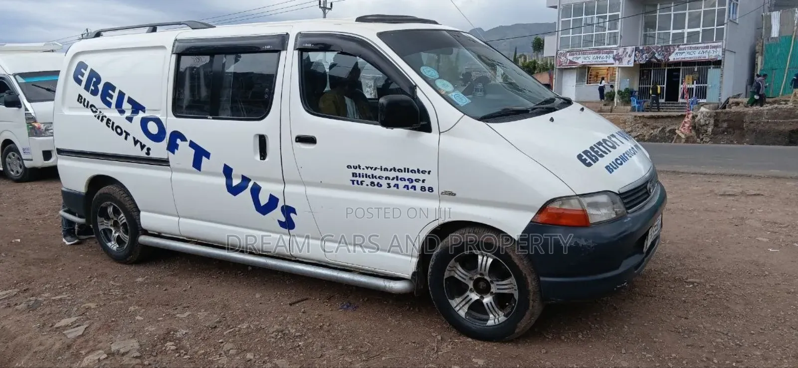 Toyota HiAce 2006 White