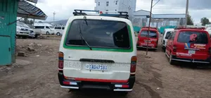 Toyota HiAce 2004 White