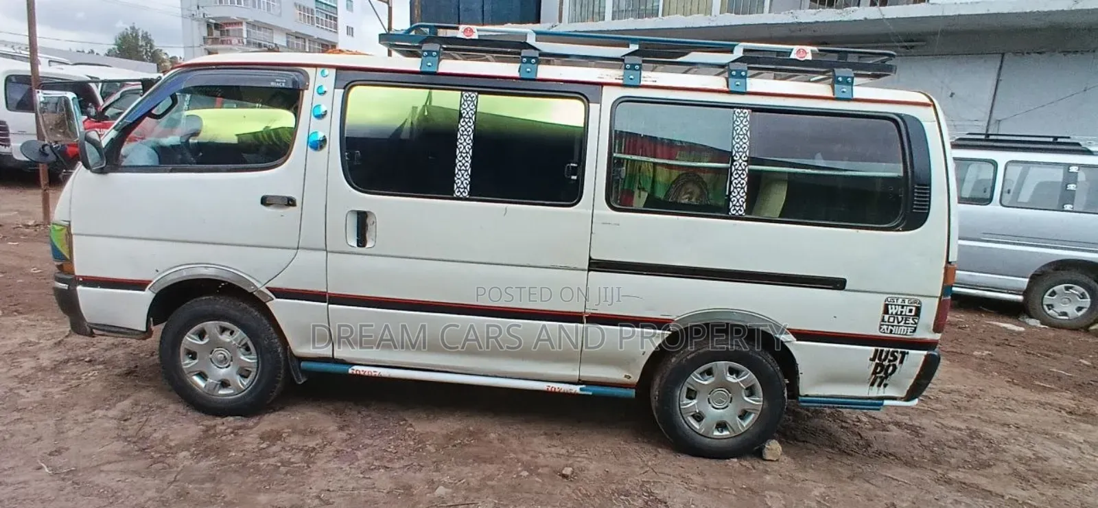 Toyota HiAce 2004 White